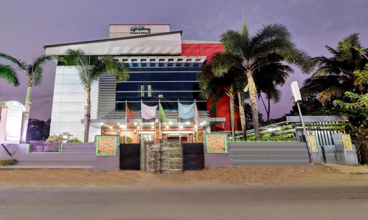 Treebo Symphony Hotels And Resorts Angamally Kizhake Chālakudi Extérieur photo